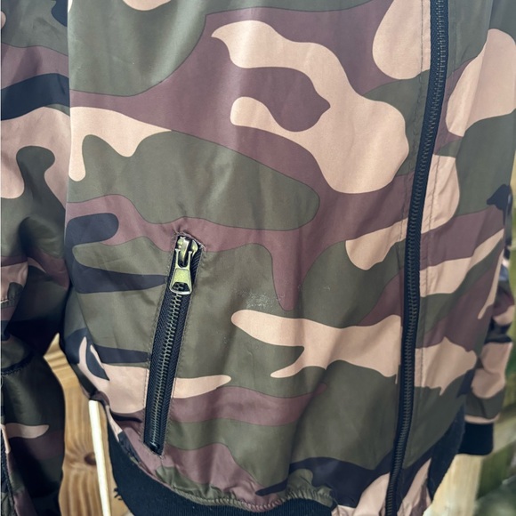 New Look Army Green Camouflage Ruched Sleeve Zip Up Bomber Jacket Size XL - Picture 4 of 9